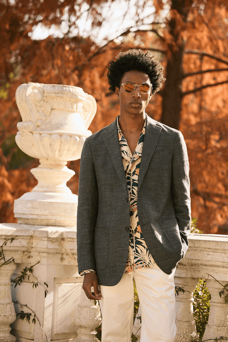 men’s smart casual outfit grey blazer with printed shirt and white trousers